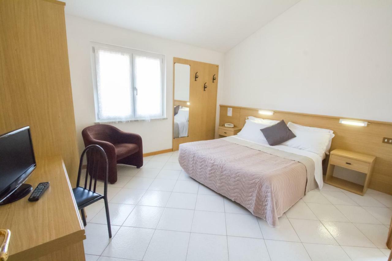 Hotel Villa Elia Calizzano Luaran gambar